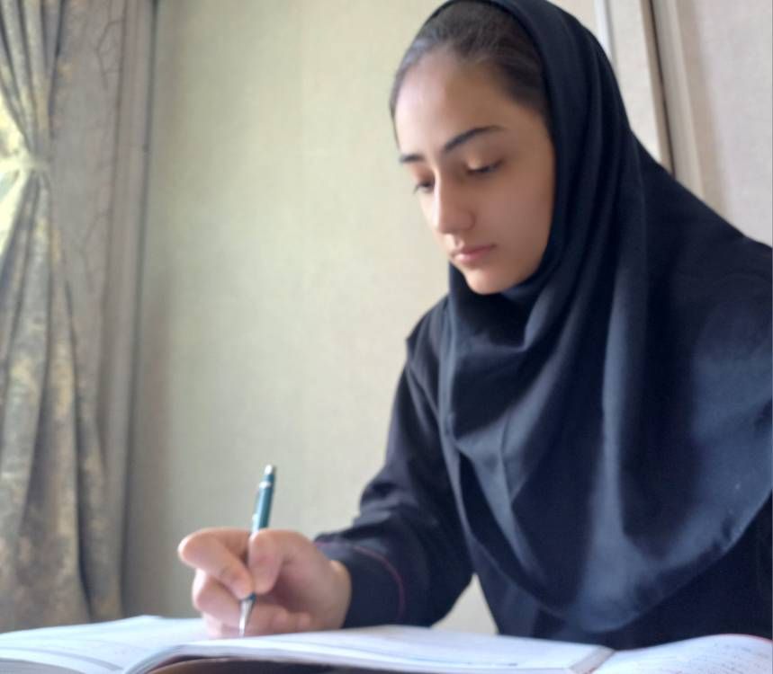 گفت و گو با هستی فتاحی قهرمان پیوستگی دوازدهم ریاضی