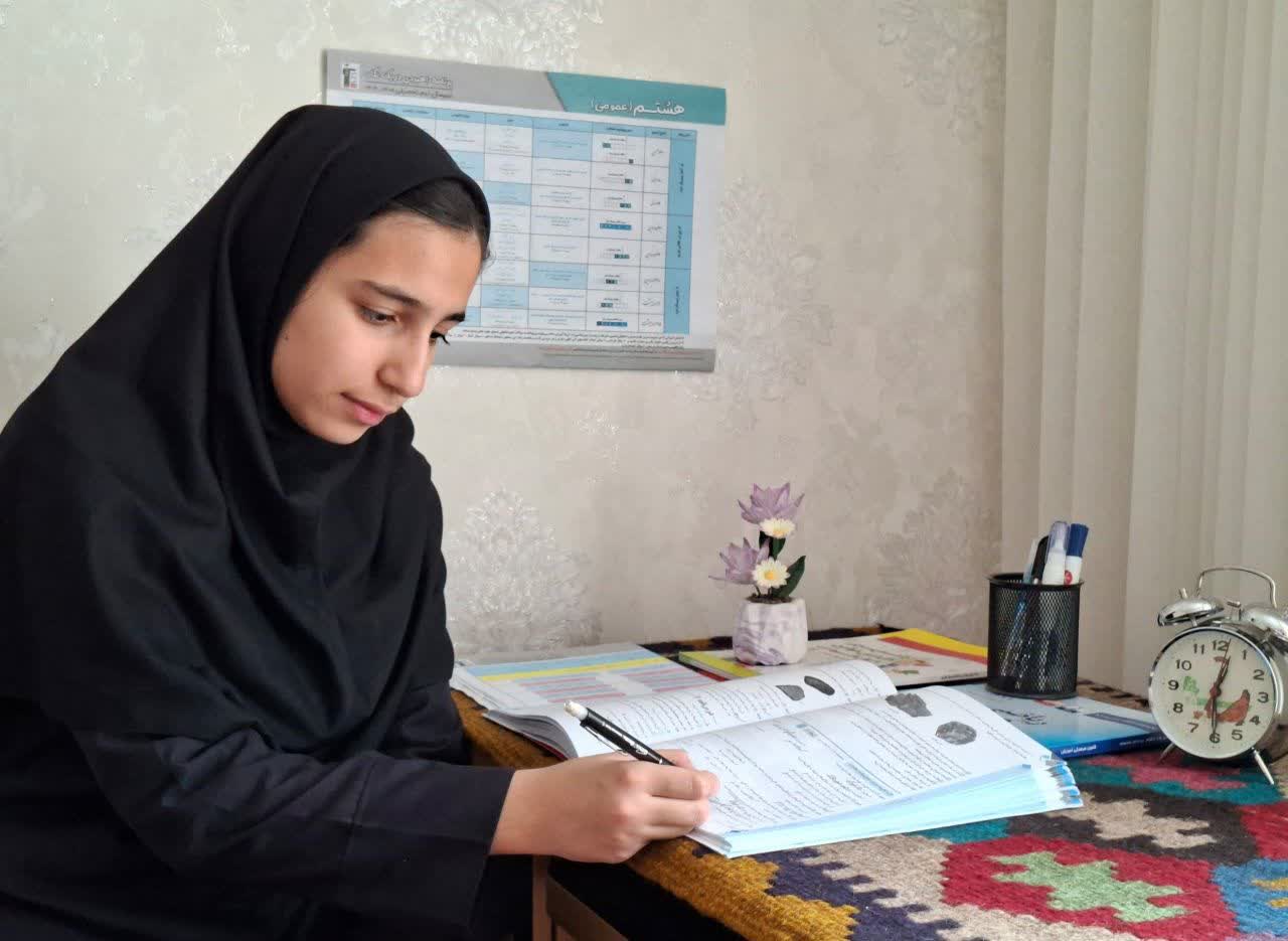 مهدیه احمدی،هشتم،1114صحیح:چگونه اشتباهاتش را تکرار نمی‌کند؟