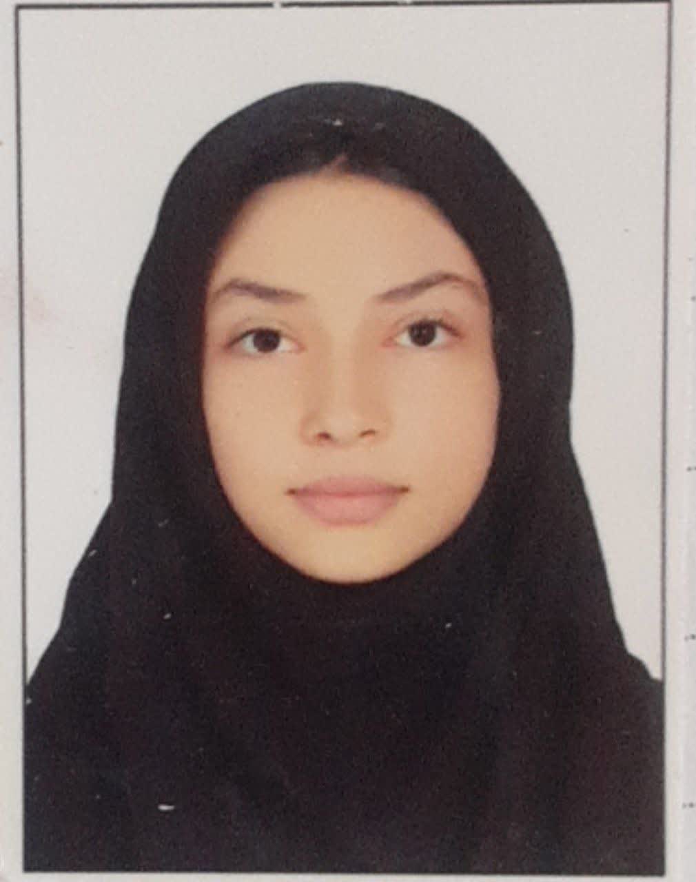 گفتگو با ثنا صباحی دلیر پایه هشتم از همدان یک