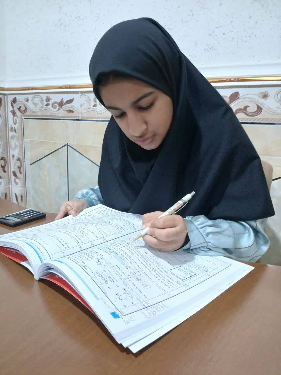 گفتگوباروژینابازگیرقهرمان کارنامه دستاورد یازدهم تجربی ازقلعه گنج