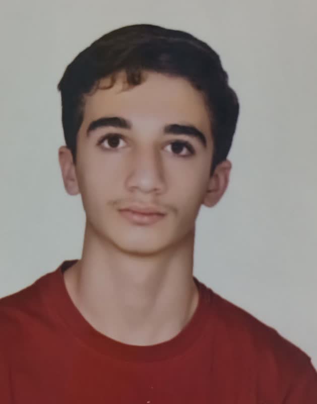 گفتگو با صدرا احسان زاده دانش آموز 12 تجربی نمایندگی ایلام1