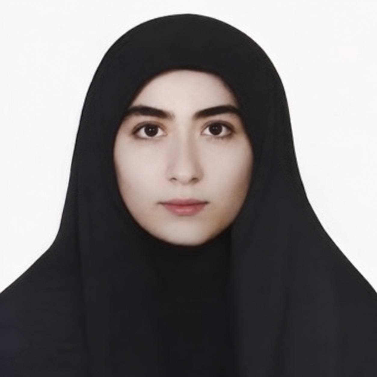 گفت و گو با سارا آژیده قهرمان پیوستگی یازدهم تجربی از تهران