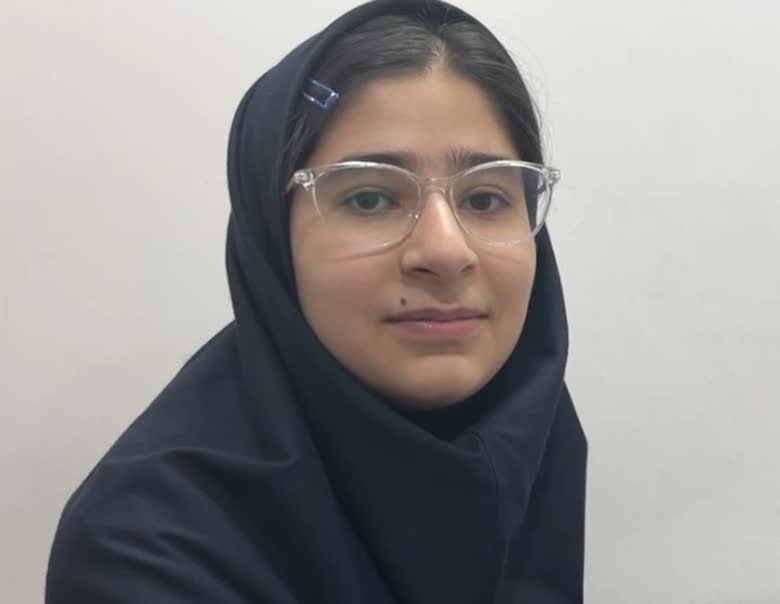 گفتگو و مصاحبه با فاطمه پارسا پایه هشتم