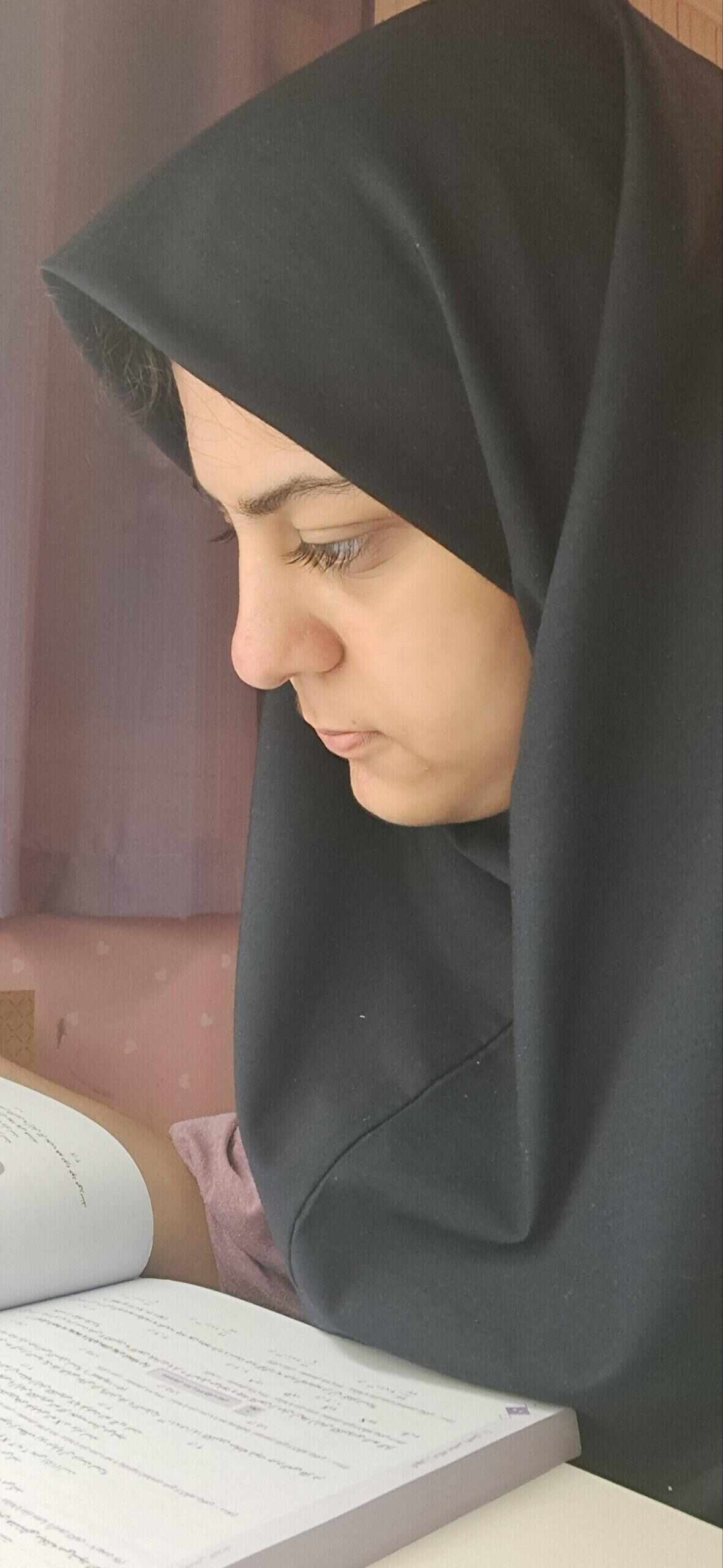 گفت و گو با دانش آموز برتر صبا حاج میرزا خوشنویس