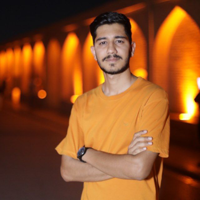 گفت و گو با محمد جواد کردسیجانی دانشجوی رشته داروسازی
