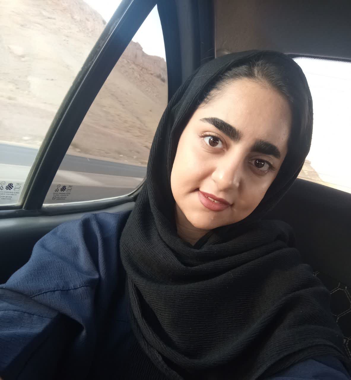 گفت و گو با نازنین زهرا عنایتی نژاد- دانش آموز پرتلاش دوازدهم