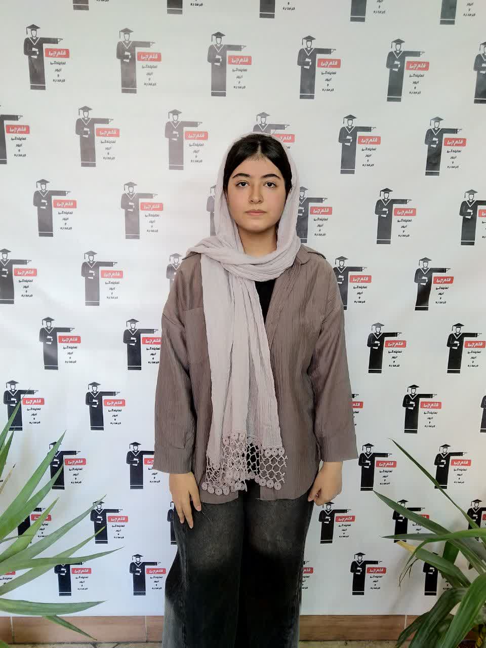 گفت وگو با مهدیس احمدی ; قبولی نمونه دولتی پایه نهم