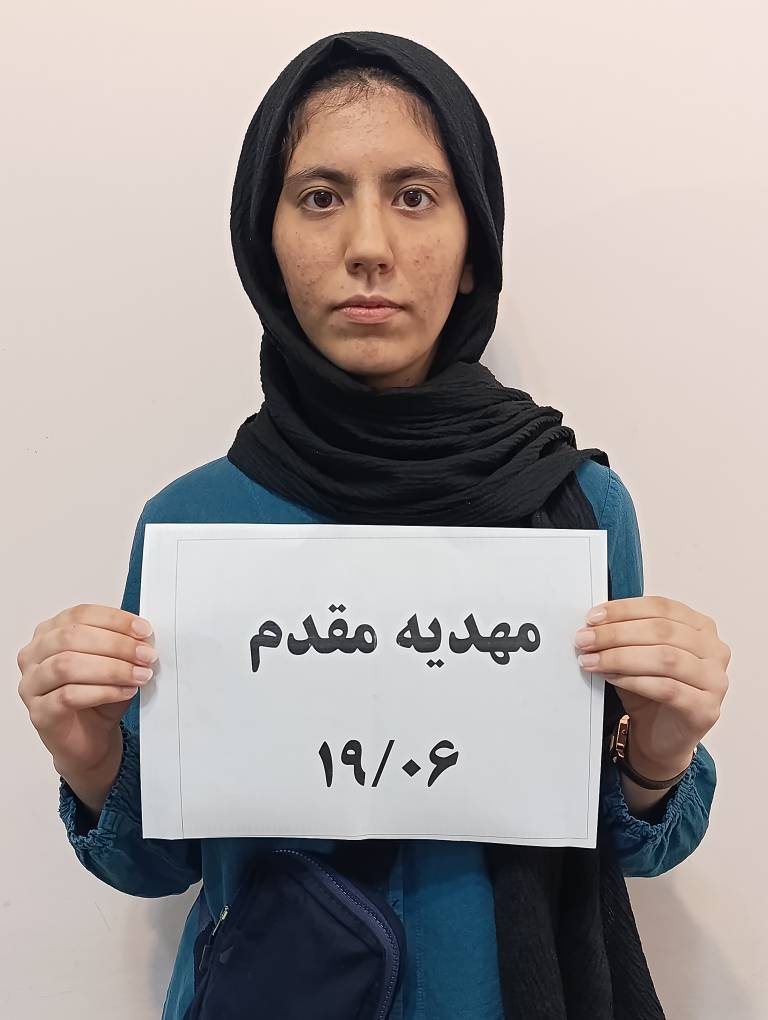 گفتگو با مهدیه مقدم؛ پایه دوازدهم با معدل 19.6