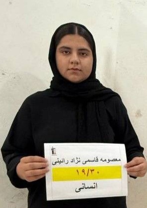 گفتگو با معصومه قاسمی  قهرمان معدل امتحان نهایی با معدل19/30