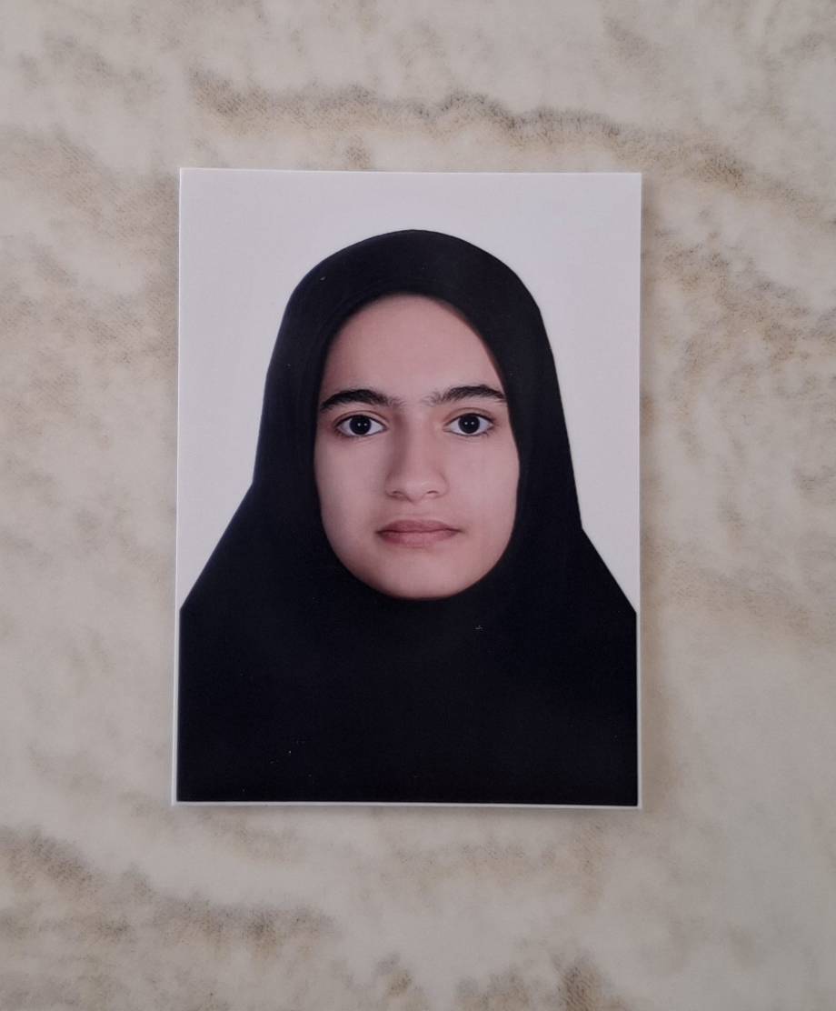 گفتگو با آتنا بهزاد دانش آموز پایه دهم تجربی