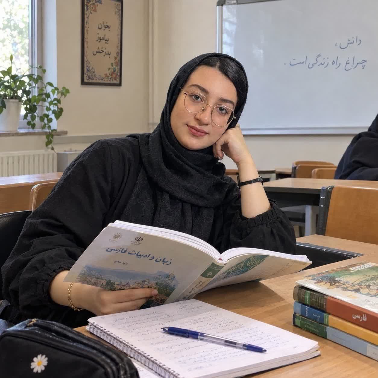 گفت‌وگو با فاطمه ساداتی؛ مدیریت زمان، کلید پیشرفت در پایه یازدهم