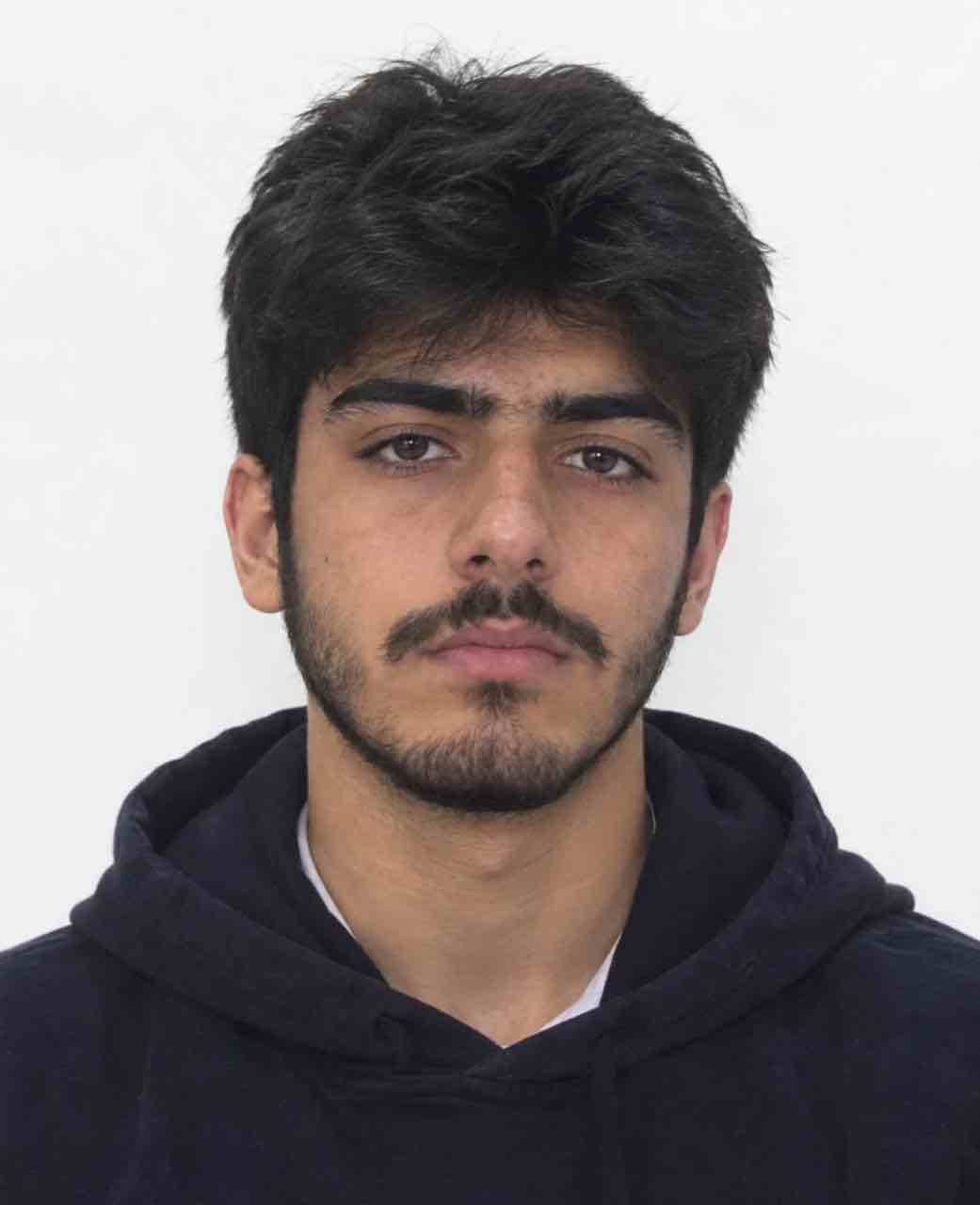 گفت و گو با محمد علی زینعلی دانش اموز دوازدهم تجربی
