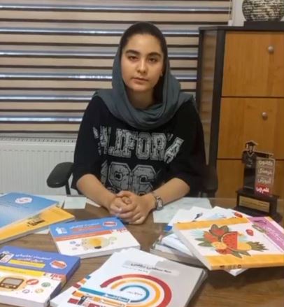 گفتگو با روناس بهمنی پایه نهم  قبولی نمونه دولتی از سنندج
