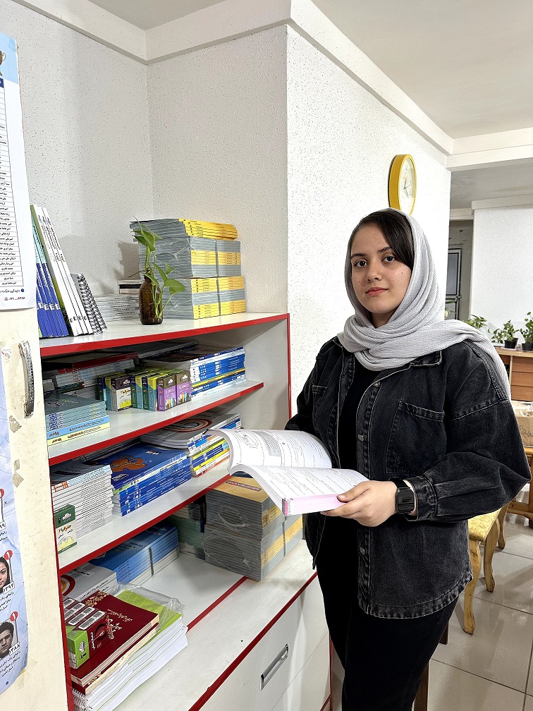 گفتگو بامهدیه حبیبی  11انسانی  قهرمان آزمونهای مهر و آبان