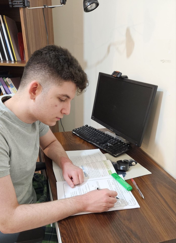 گفتگو با سپهر آریزقهرمان تابستان از اهواز