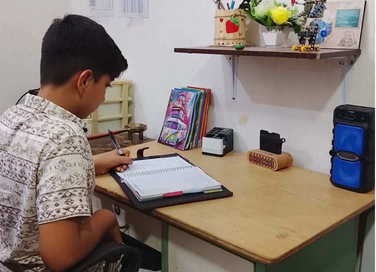 گفتگو با سروش تیمار؛ قهرمان پیشرفت پایه هشتم از بندرعباس