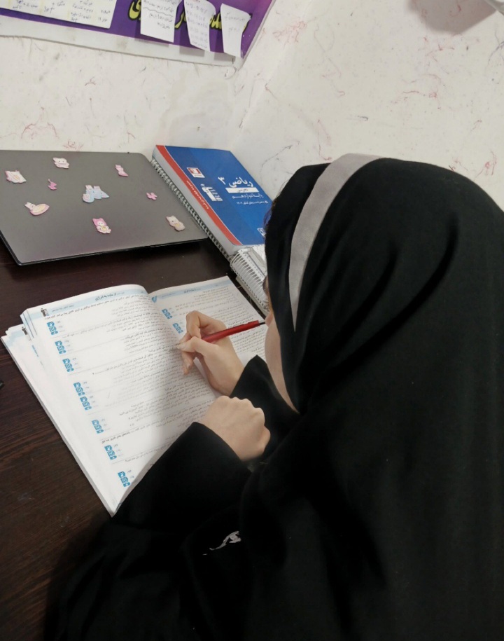 گفت و گو با آیناز ورناصری ؛قهرمان پیشرفت از مسجد سلیمان