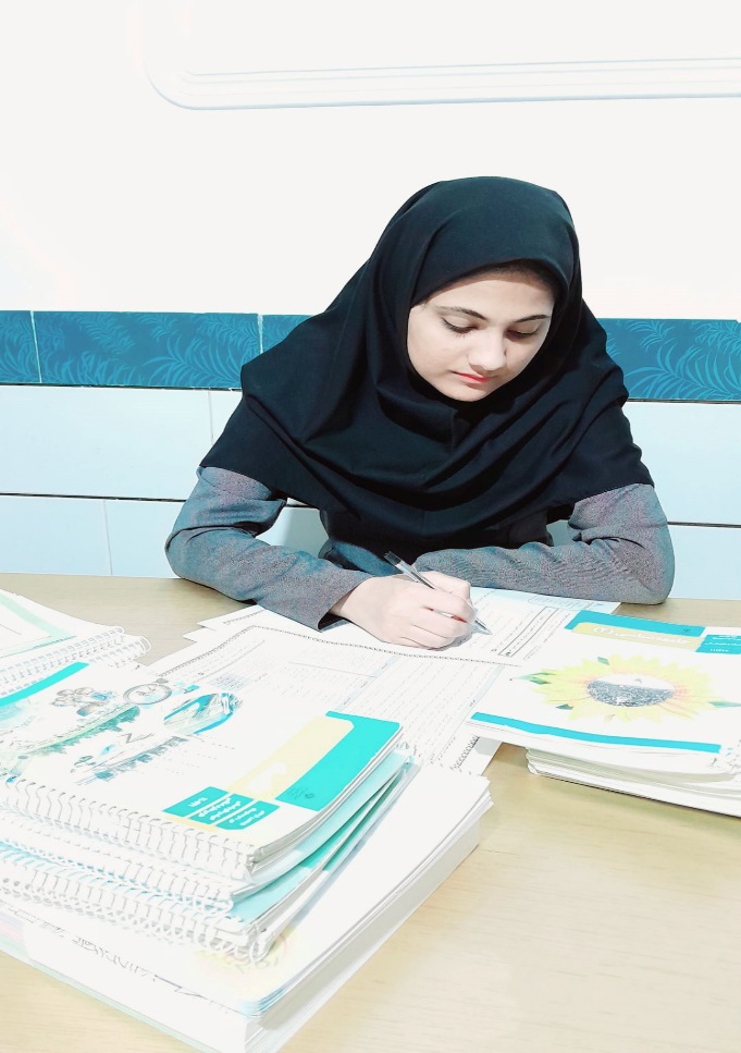 گفت و گو با حنانه مصطفایی ؛پایه دوازدهم انسانی قهرمان پیوستگی