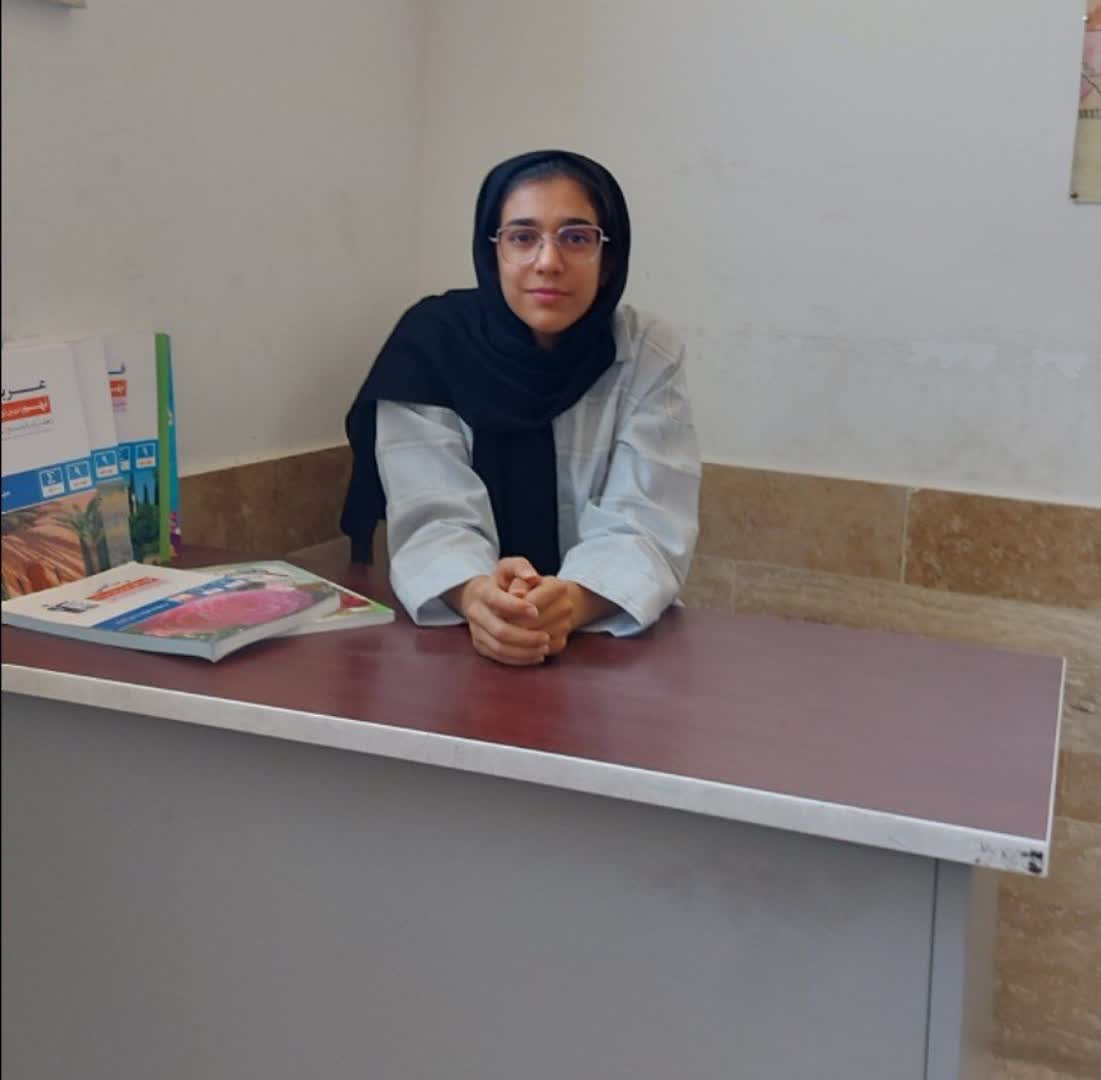 گفتگو با رقیه زارع قبولی مدارس نمونه پایه دهم تجربی از میبد