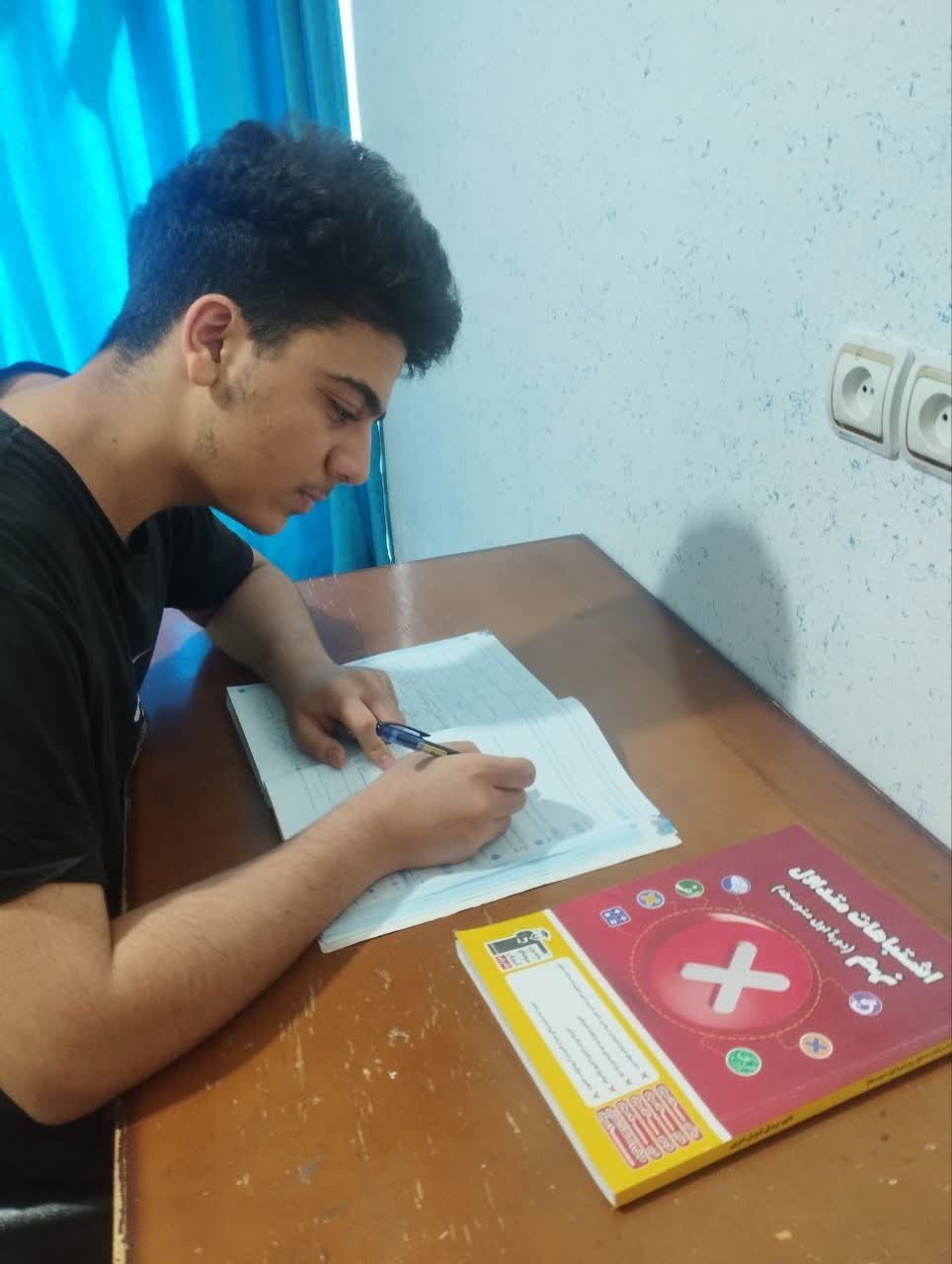 گفتگو با محمد امین خنجری عیدنک قبولی تیزهوشان پایه نهم از لنده