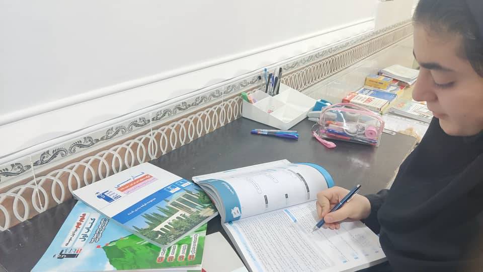 گفتگو با آرزو اکبر نیا پایه نهم از شهرستان لنده