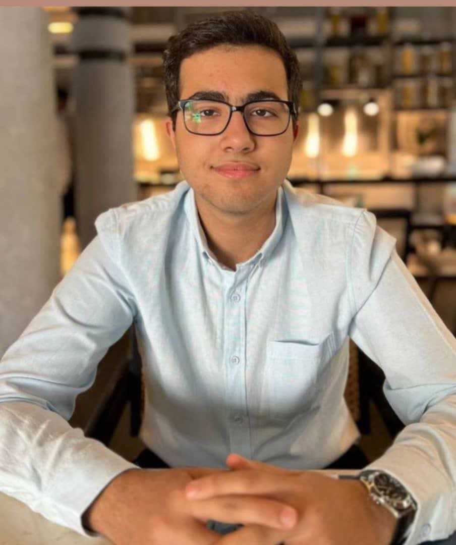 گفت و گو با عارف فرامرزی با805پاسخ صحیح از شیراز