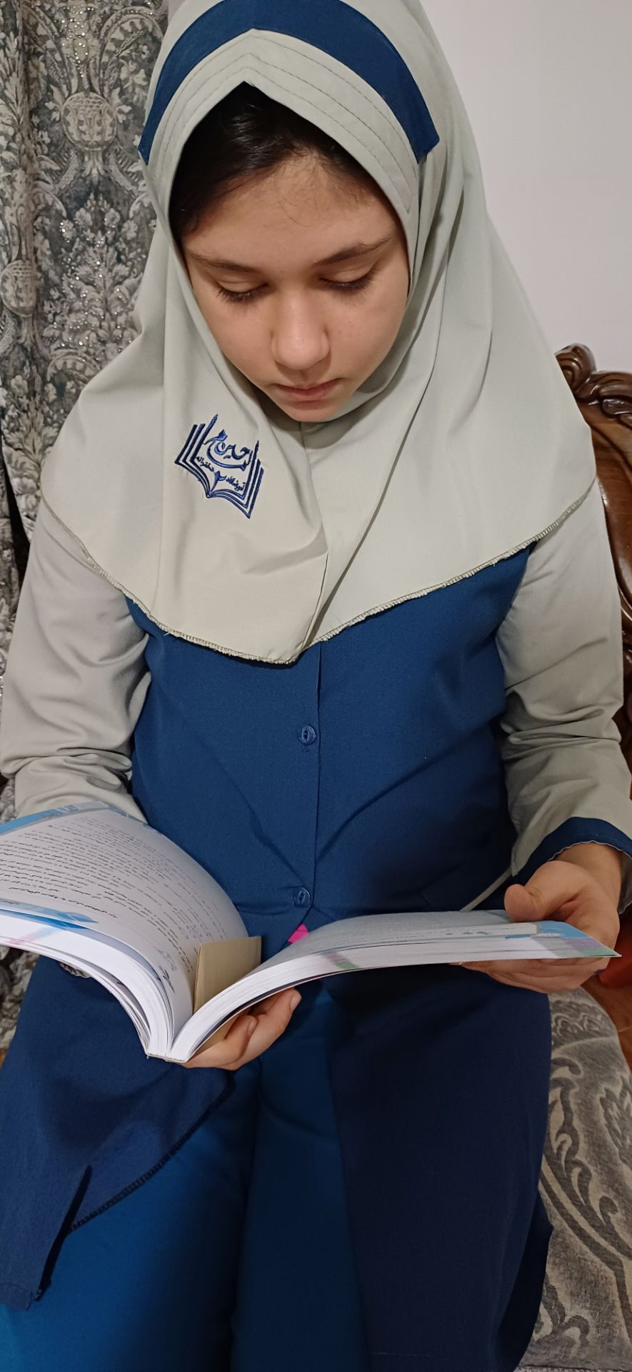 گفت و گو با آیسن عطایی دانش آموز ششم قهرمان پاییز از ساوه