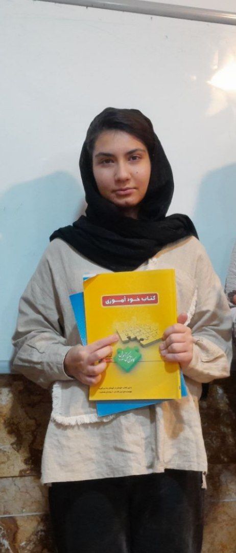 گفت و گو با  اسرا فرج‌پور دختر تلاشگر دوازدهم انسانی  از ساوه