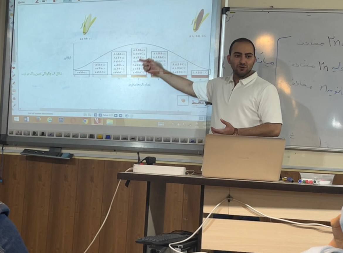 روایت دبیر مومنی زاده از مسیر صحیح یادگیری زیست