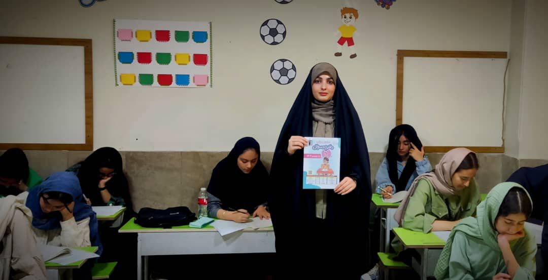 از تجربهی دانشآموزی تا پشتیبان برتر کانون؛ گفتگو با مهدیه نصیری