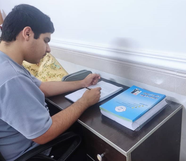 گفتگو با دانش آموز حبیب زنگنه نژاد قهرمان تابستان 1404