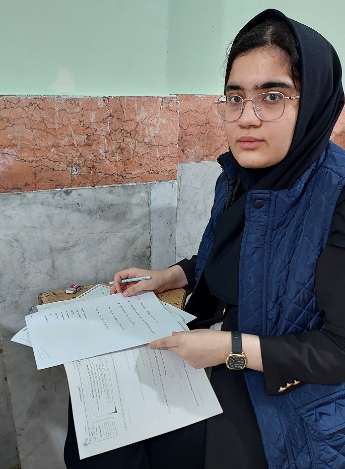 گفتگو با دانش آموز پارمیس عمادی قهرمان پاییز 1404