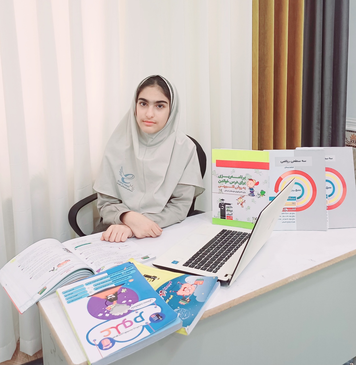 گفتگو با نازنین زهرا همتی نژاد قهرمان تابستان