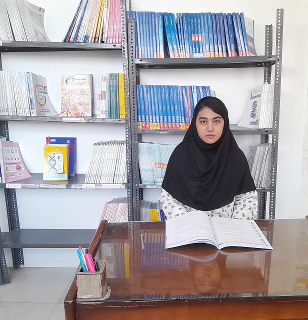 گفت‌وگو با سوگند مرادی عضو باشگاه پانصدتایی دهم تجربی از گیلانغرب