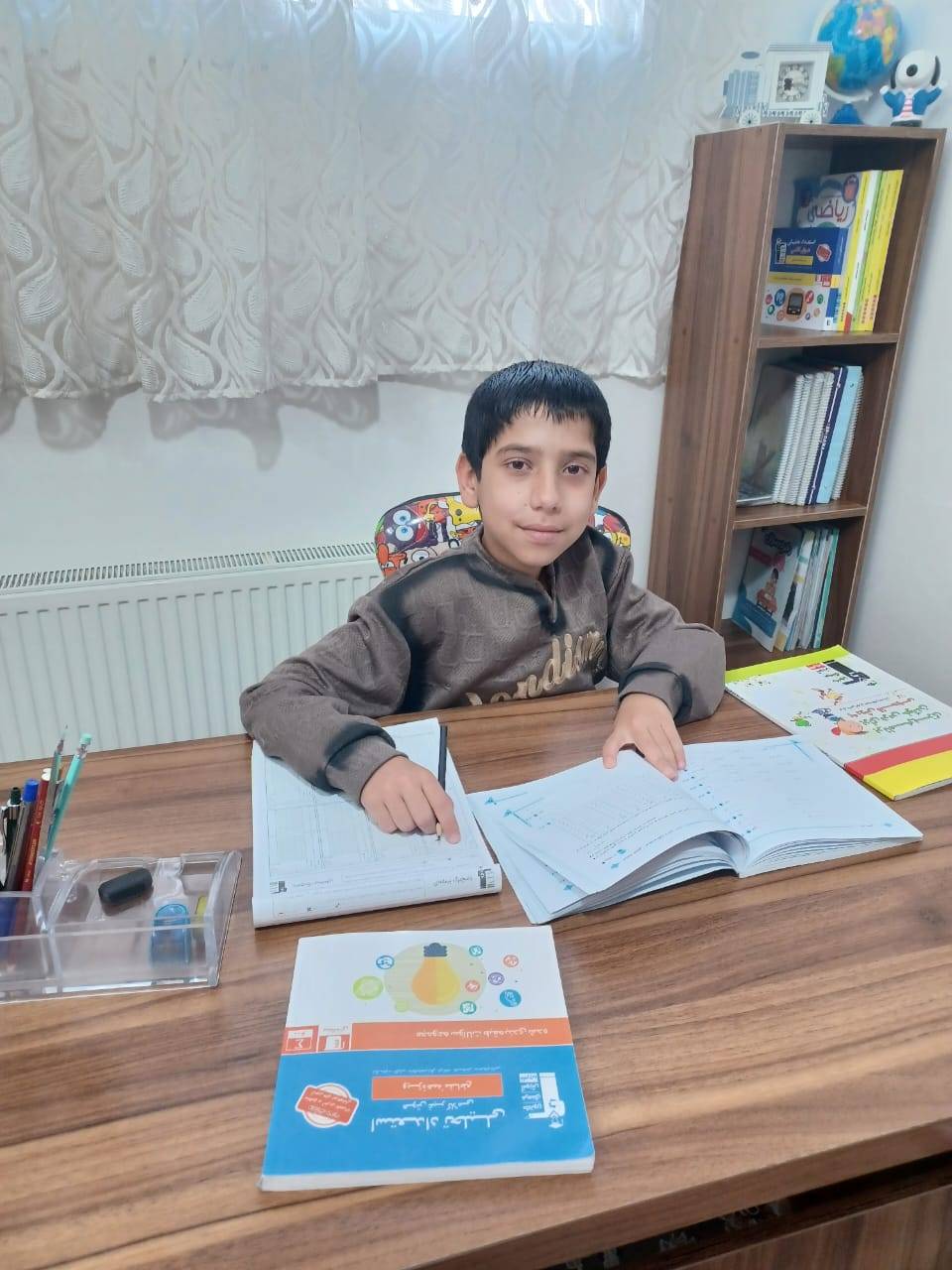 گفتگو با حبیب رجبی پایه ششم قهرمان پاییزآباده