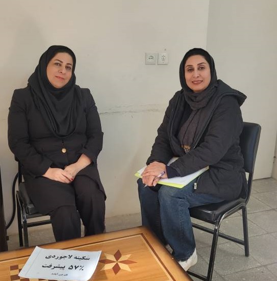 گفتگو باسکینه لاجوردی پشتیبان قهرمان پیشرفت درسی از آباده