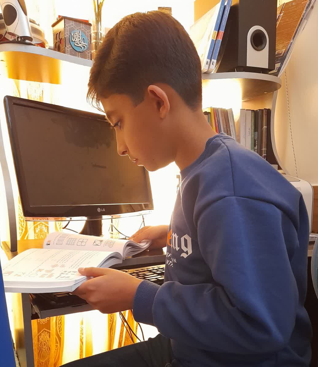 گفتگو با امیر حسین طالبی پایه ششم قهرمان پاییز از آباده