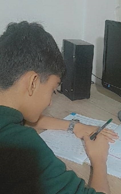 گفتگو با آرمین مقامی پایه هشتم قهرمان پاییز از آباده