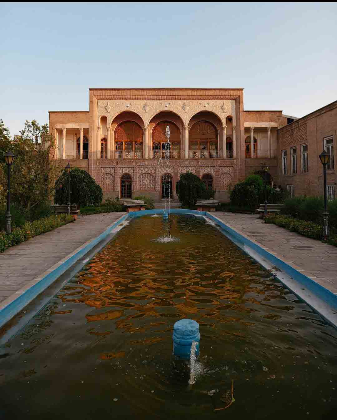 ساختمان قدکی