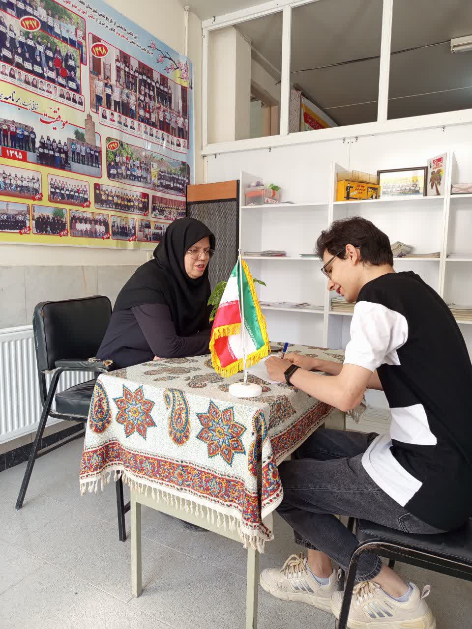 گفت و گو با حسین اصلانی پذیرفته شده رشته کامپیوتر دانشگاه انزلی