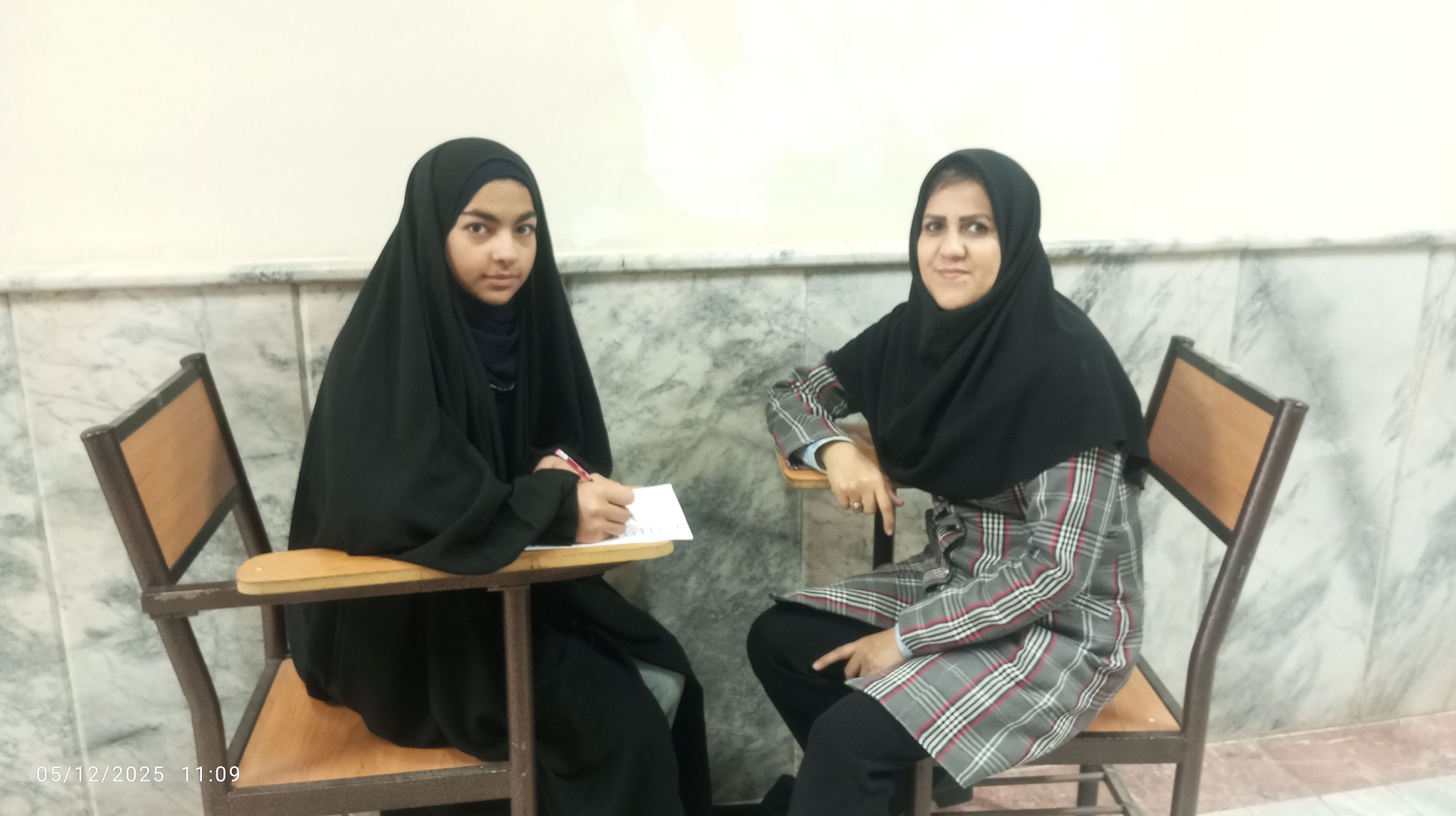 گفت و گو با دانش آموز پرتلاش پائیز نازنین فاطمه نامدار از کاشمر