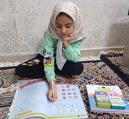 گفت و گو با ستیلا فتح الهی قهرمان پیشرفت سوم دبستان از خمینی شهر