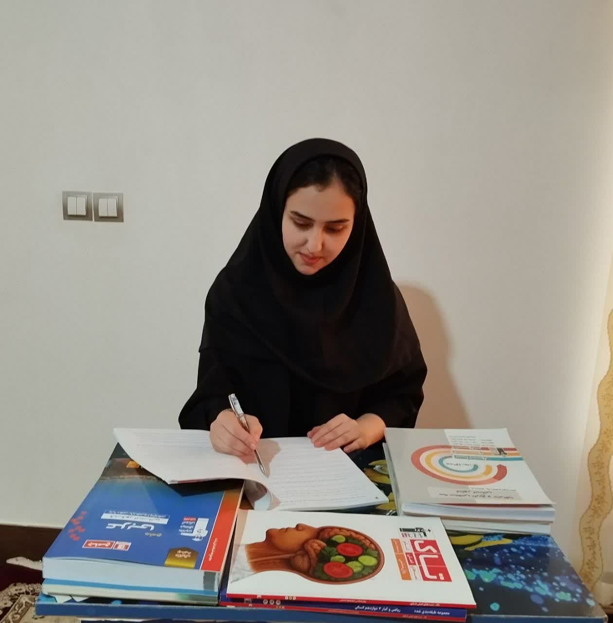 گفت و گو صمیمانه با اسما عطایی دوازدهم انسانی  از خلخال-کوثر