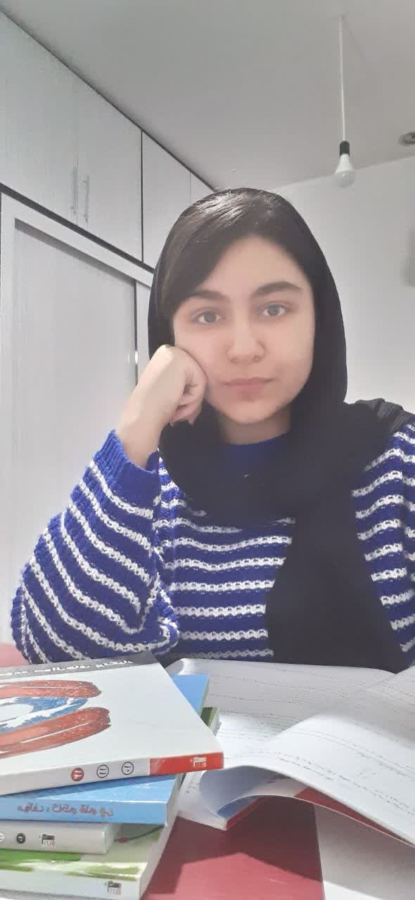 گفت و گو صمیمانه با مریم قنبری دوازدهم تجربی از خلخال-کوثر