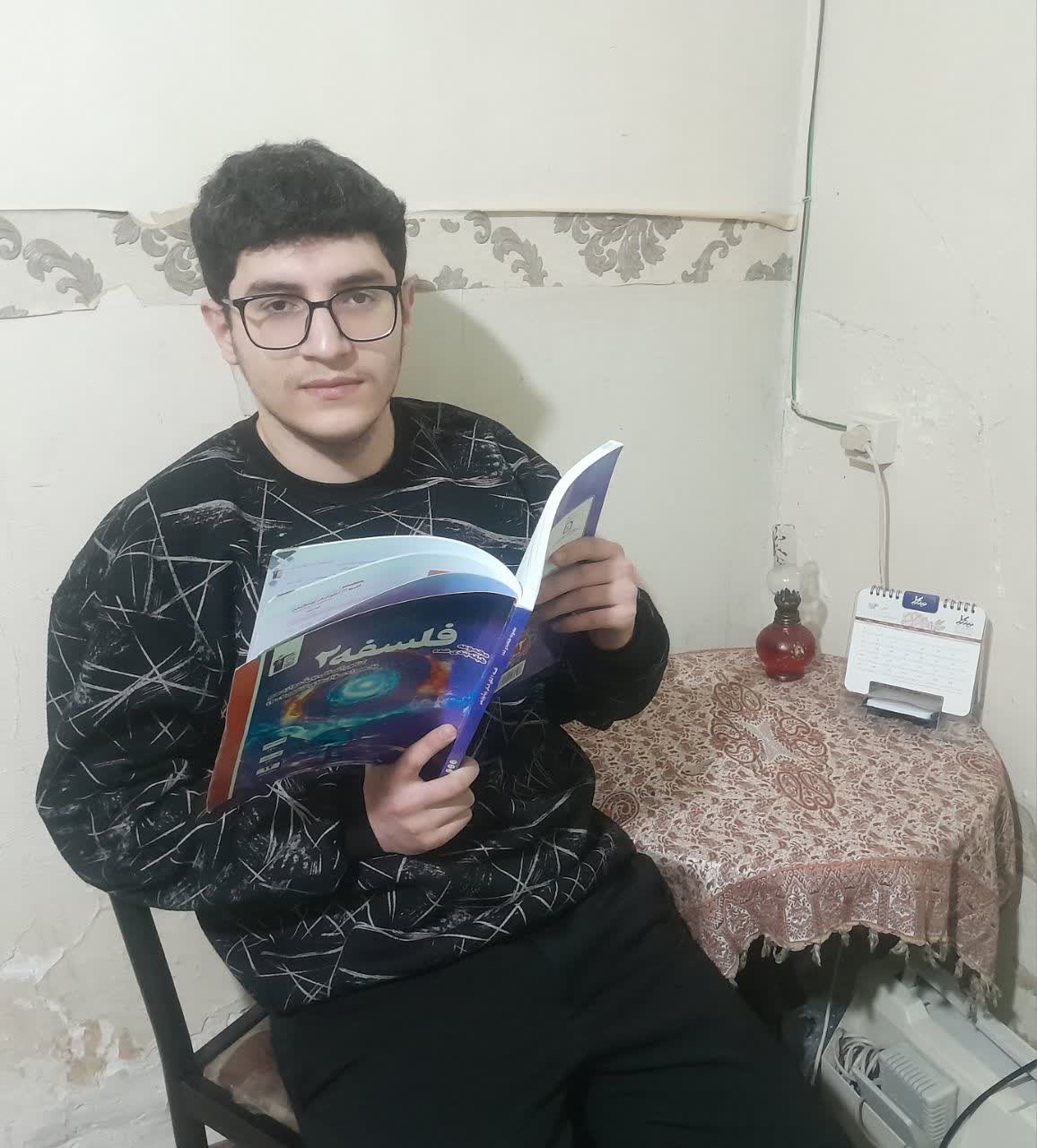 گفت و گو با امیرعلی آفتابی دوازدهم انسانی خلخال-قهرمان پاییز