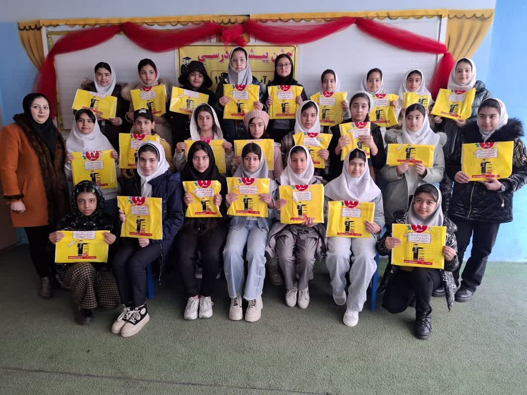 فرشته شایان ( پشتیبان گروه ابتدایی ویژه پایه ششم)