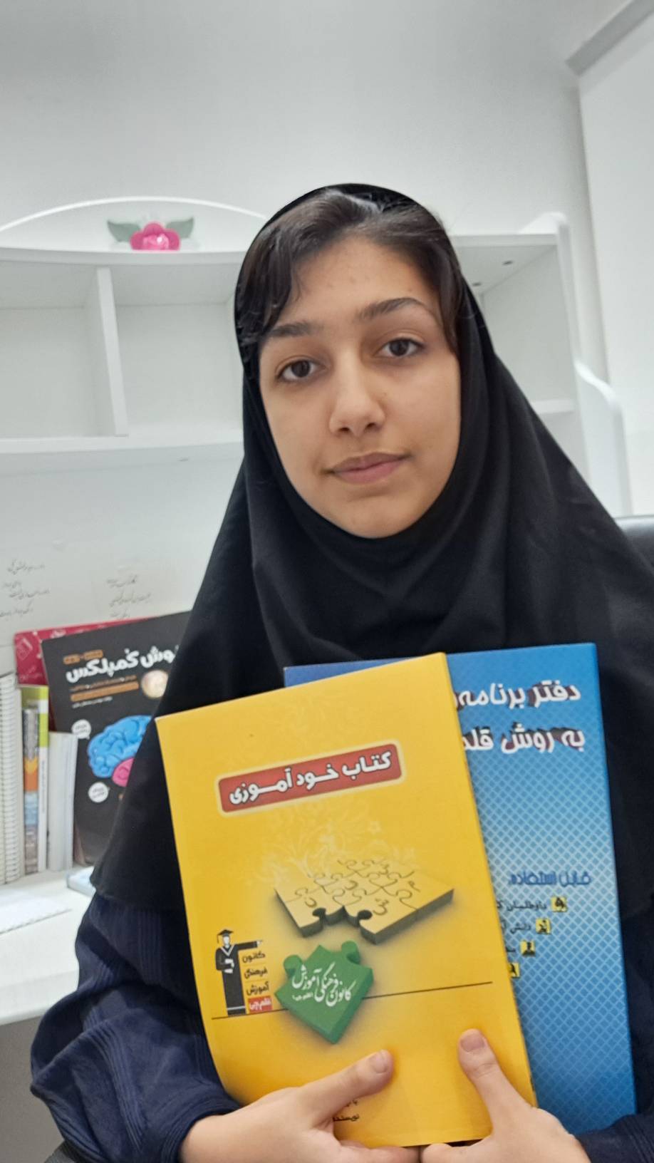 گفت و گو با النا حسن زاده پایه نهم با 717 پاسخ صحیح از اردبیل