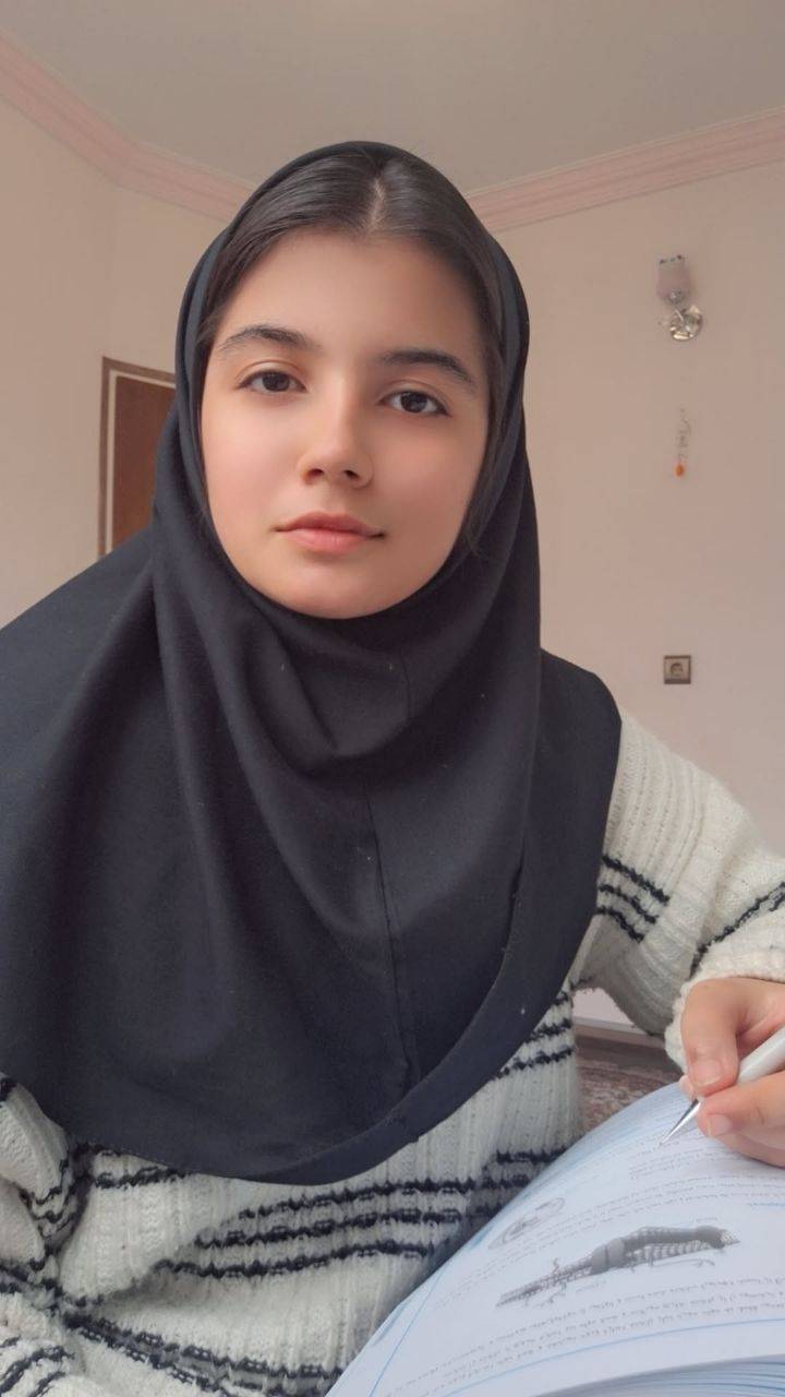 گفتگو با هلن قویدل پایه هفتم با  1336 پاسخ صحیح از اردبیل