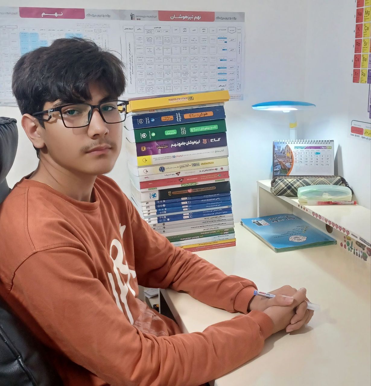 گفتگو با ایلیا حیدری پایه نهم با 1319 پاسخ صحیح از اردبیل