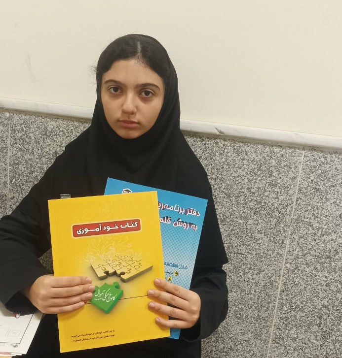 گفتگو با روژینا ساغری پایه نهم با 1154 پاسخ صحیح از اردبیل